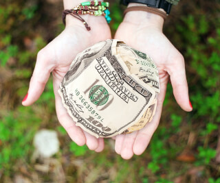 cash-dollars-hands-money cash-dollars-hands-money